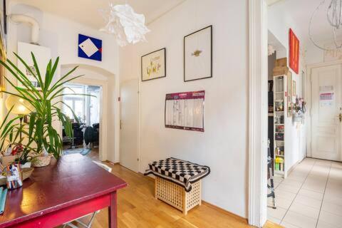 Fro-Media - Streetside Room 2 - Community Space Viena Exterior foto